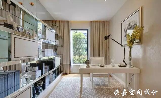 書房這么美，還能專心地看書嗎？