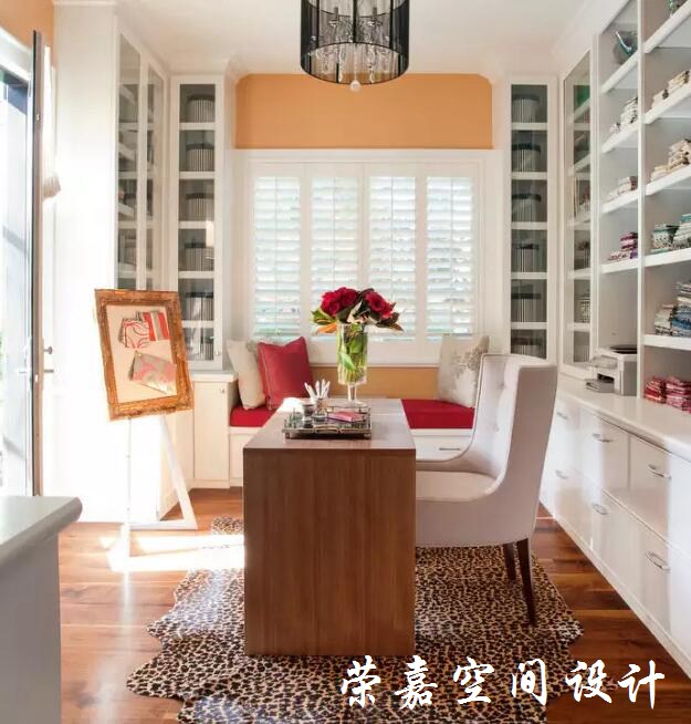 書房這么美，還能專心地看書嗎？