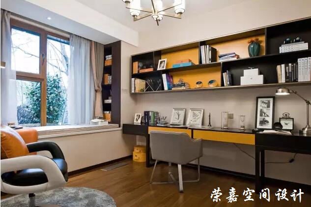 書房這么美，還能專心地看書嗎？