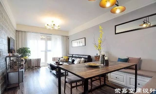 上海裝修案例89平簡(jiǎn)約時(shí)尚小三房,工業(yè)風(fēng)的客廳夠個(gè)性