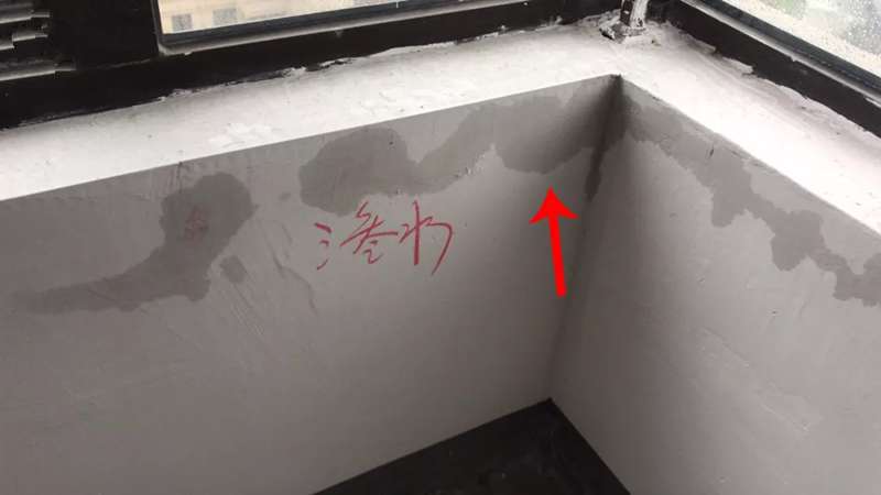 裝修知識(shí)貼——這幾天的暴雨，讓窗框周邊都現(xiàn)了“原形”~